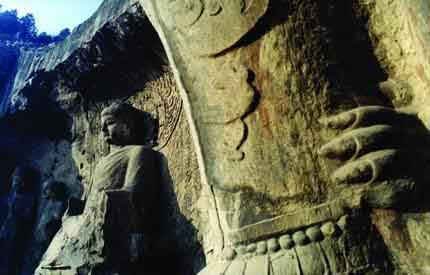 Longmen Grottoes: 
Henan - Luoyang; 
Travel in Luoyang, Henan 